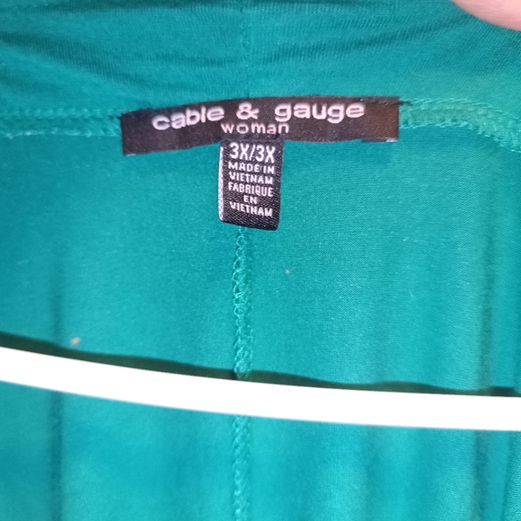 EUC Cable and Gauge Green Cold Shoulder 3X top - Picture 3 of 3